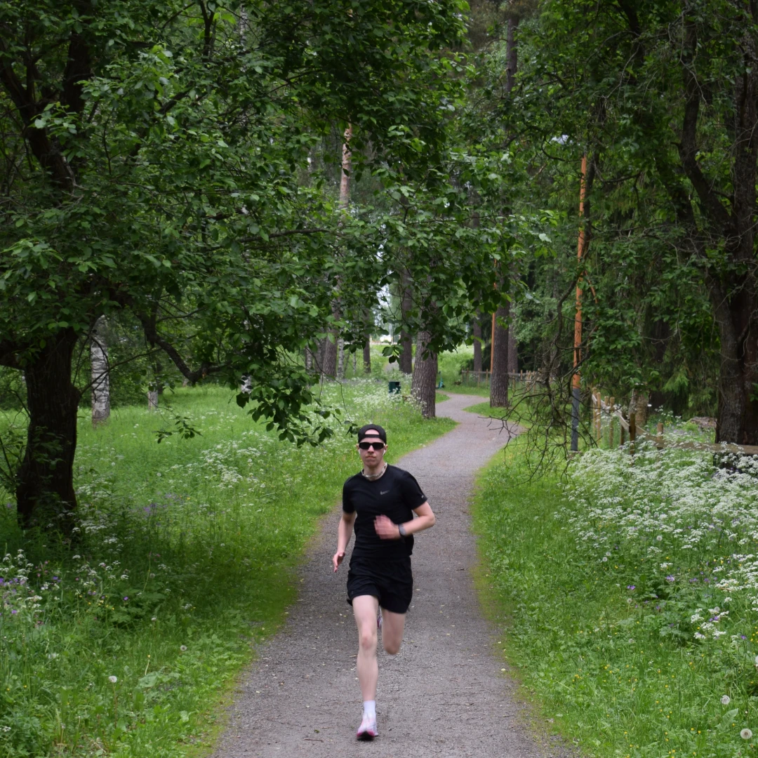 Iisak Harilo running